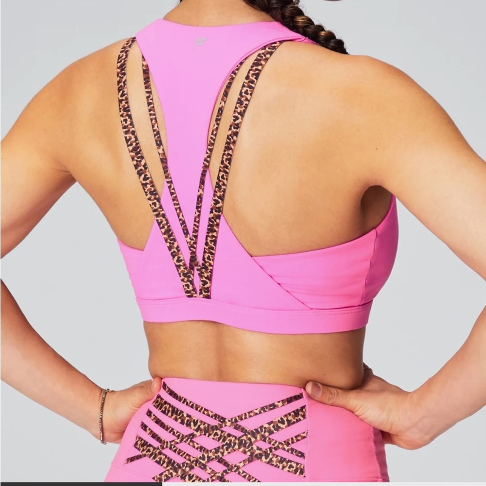 NWT Fabletics Kessler medium impact sports bra